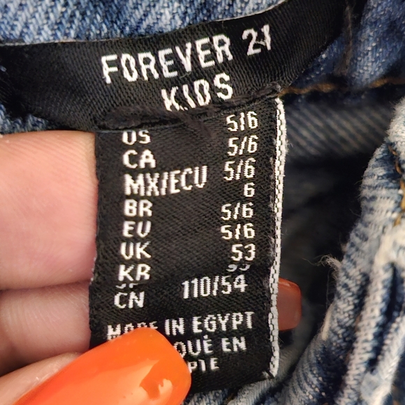 Forever 21 Kids Size 5-6 Blue Relaxed Fit Distressed Jeans - Picture 5 of 10